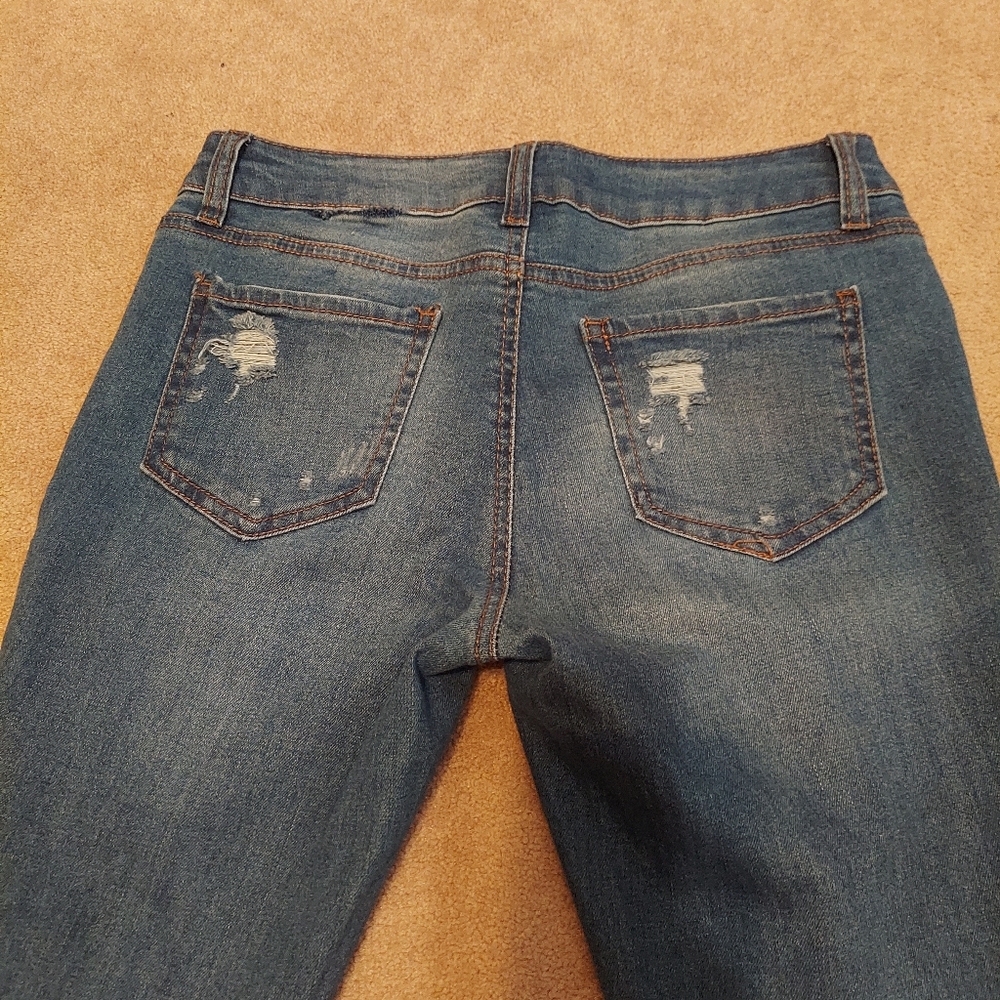 Distressed jeans - Picture 4 of 5